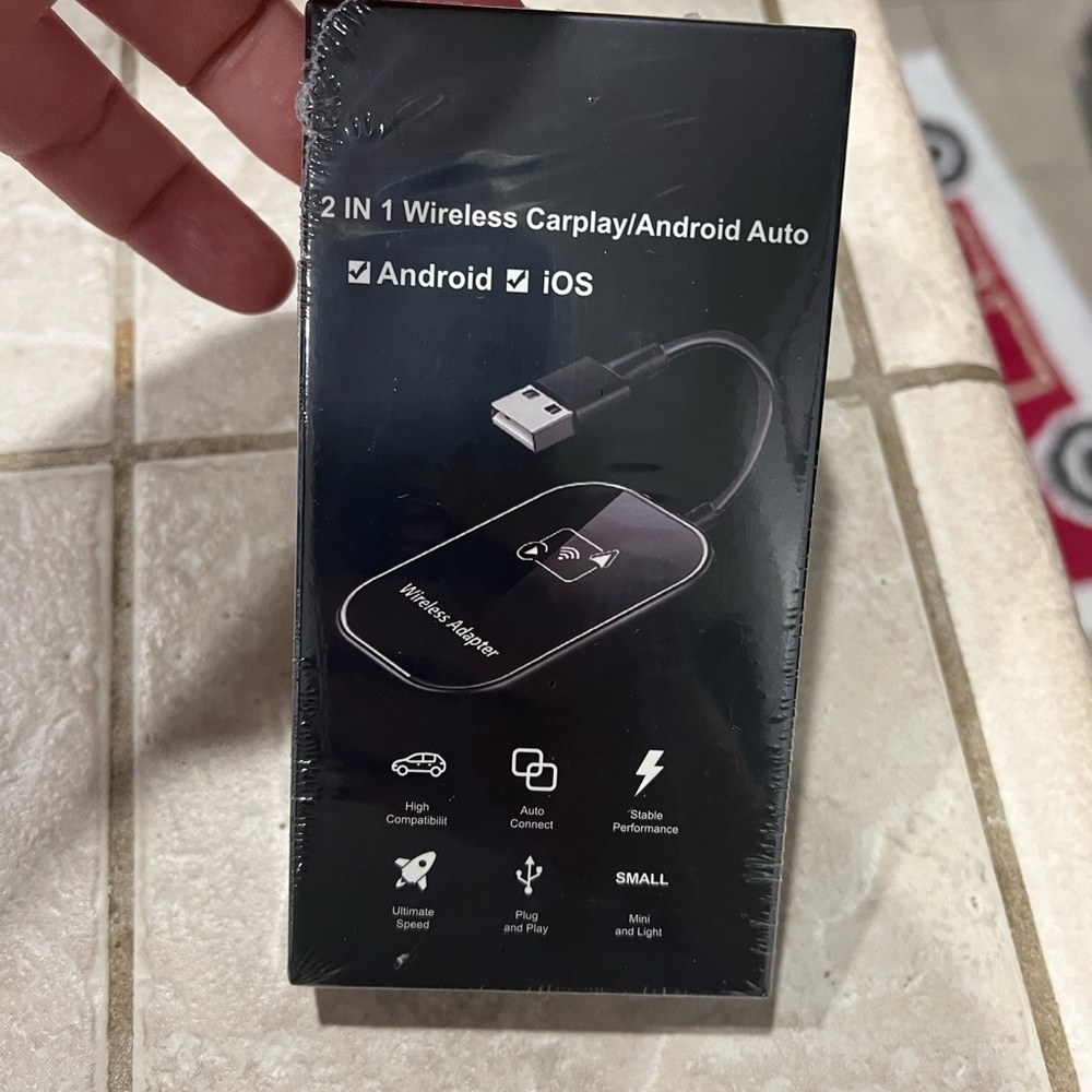 Wireless CarPlay adapter - Picture 8 of 9
